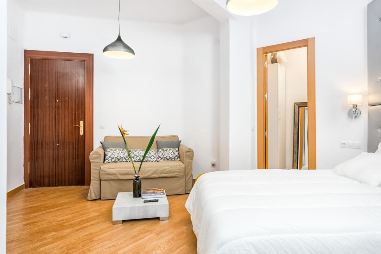 Apartamentos Bolsa Larios Malaga Exterior photo
